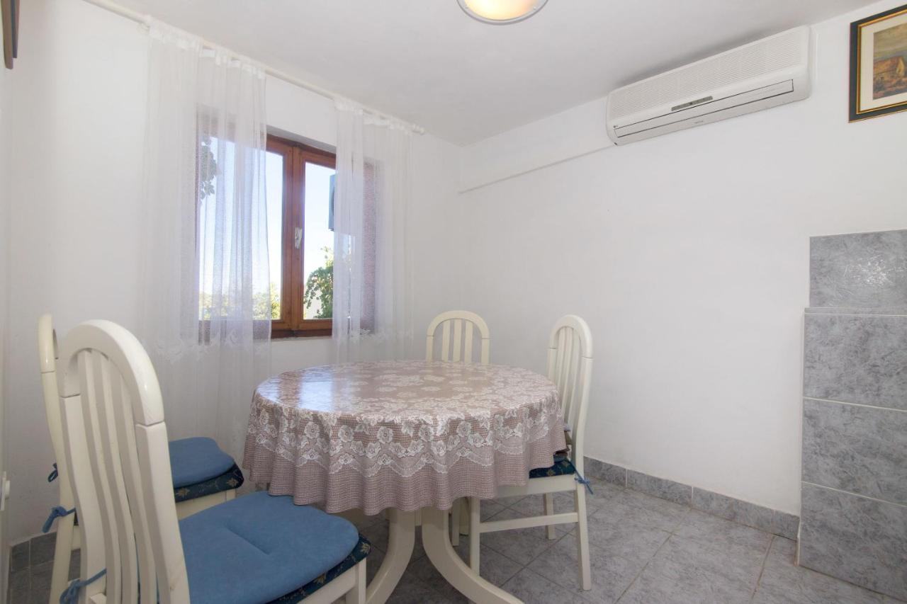 Apartments Jaksa Вис Экстерьер фото