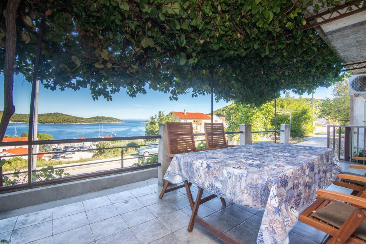 Apartments Jaksa Вис Экстерьер фото