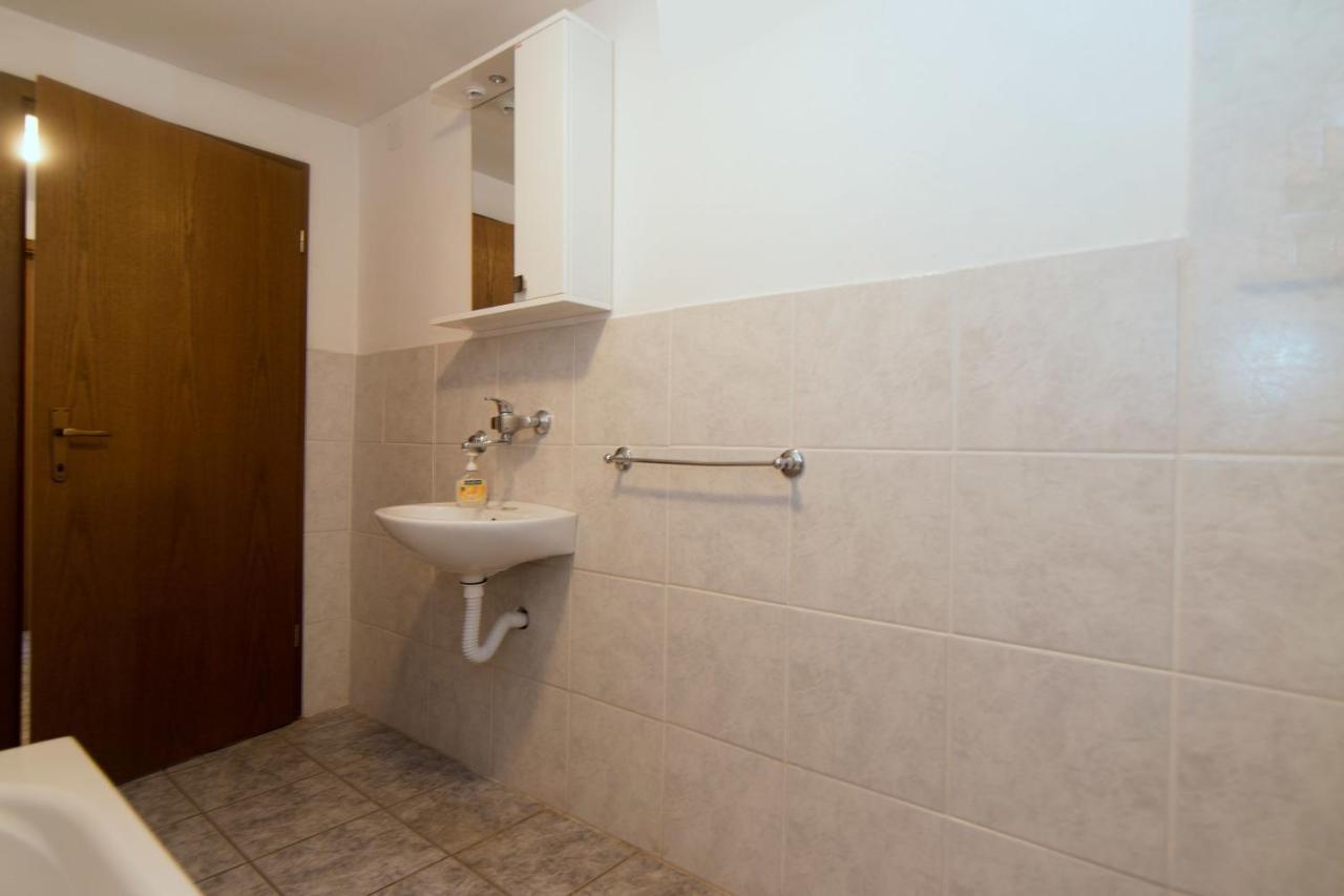 Apartments Jaksa Вис Экстерьер фото