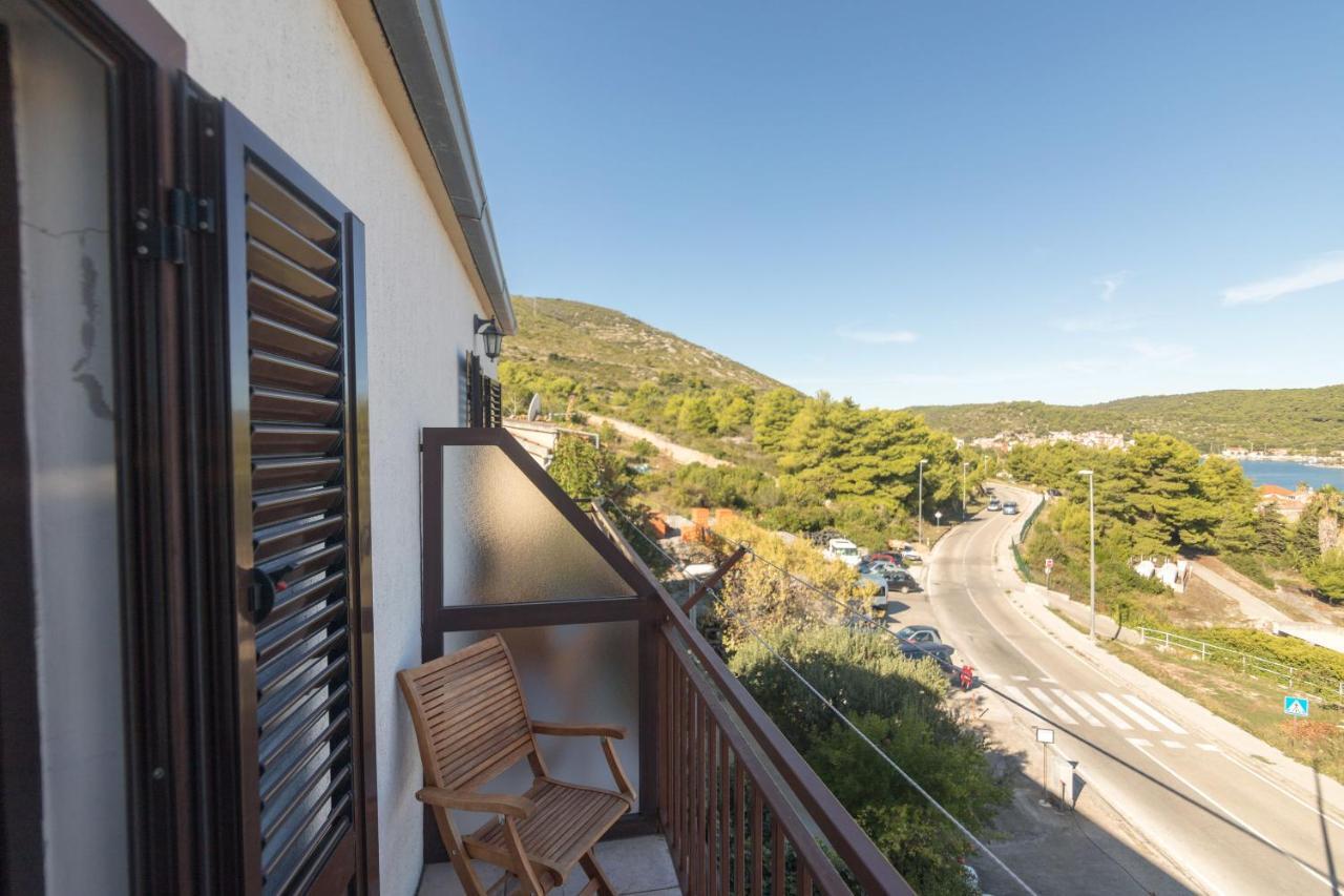 Apartments Jaksa Вис Экстерьер фото